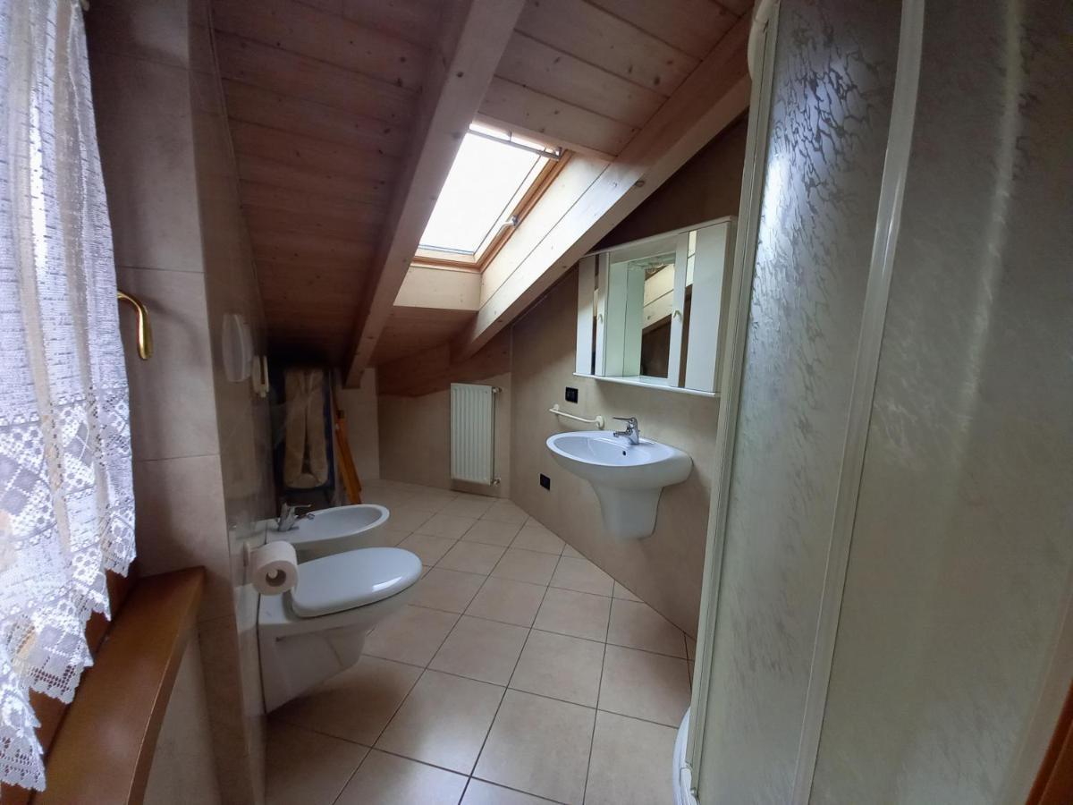 Ferienwohnung Monolocale Per Due Persone Commezzadura Exterior foto