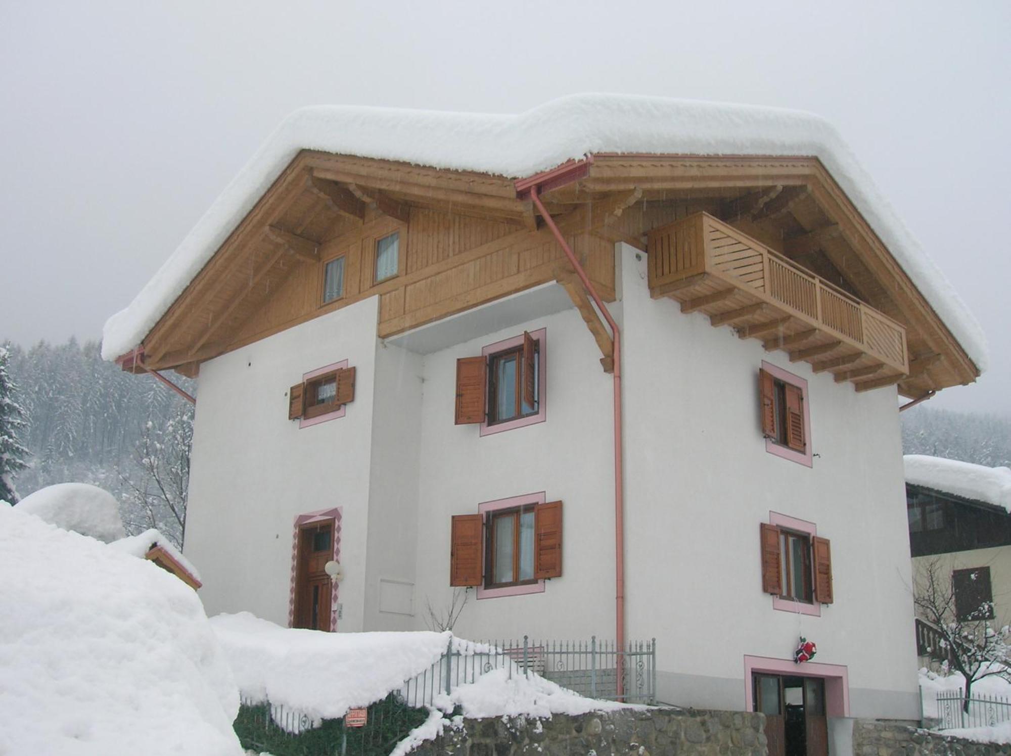 Ferienwohnung Monolocale Per Due Persone Commezzadura Exterior foto